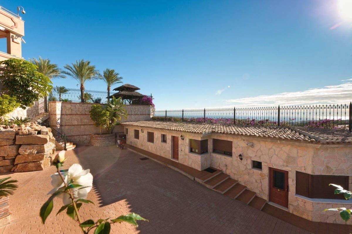7 sovrum Villa till salu i Mijas med pool garage - 5 600 000 € (Ref: 10122442)