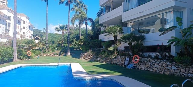Apartamento de 2 habitaciones en Romana Playa, Marbella en venta con piscina garaje - 550.000 € (Ref: 10122453)