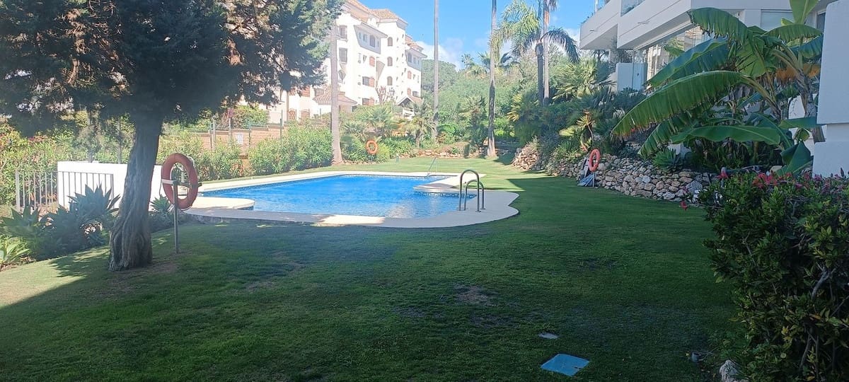 Apartamento de 2 habitaciones en Marbella en venta con piscina garaje - 550.000 € (Ref: 10122453)