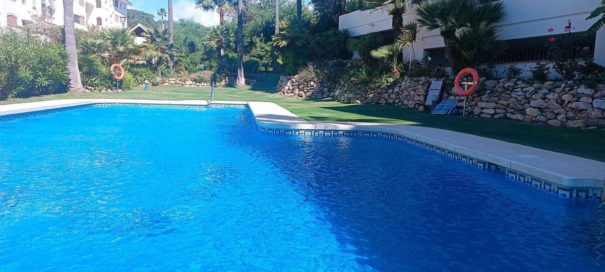 Apartamento de 2 habitaciones en Marbella en venta con piscina garaje - 550.000 € (Ref: 10122453)