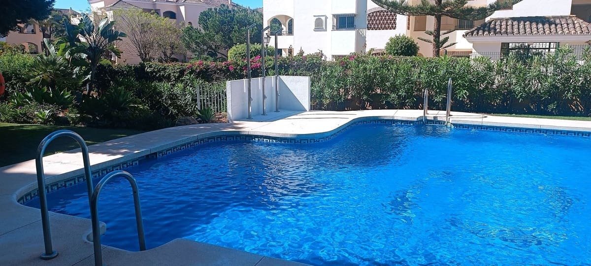 Apartamento de 2 habitaciones en Marbella en venta con piscina garaje - 550.000 € (Ref: 10122453)