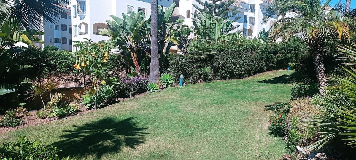 Apartamento de 2 habitaciones en Marbella en venta con piscina garaje - 550.000 € (Ref: 10122453)