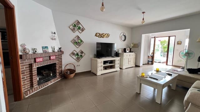 3 sovrum Villa till salu i Benalmadena Costa, Benalmádena med garage - 599 000 € (Ref: 10122460)