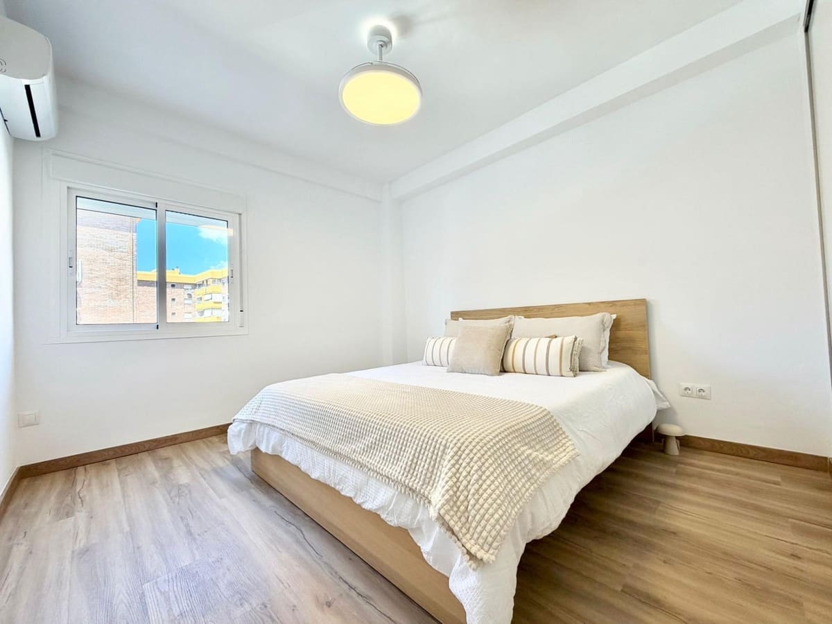 2 bedroom Apartment for sale in Arroyo de la Miel with pool garage - € 319,900 (Ref: 10122464)