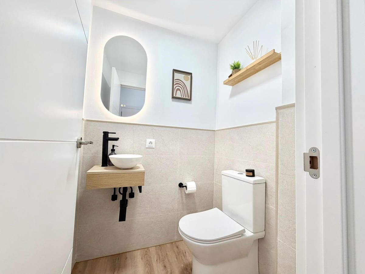 2 bedroom Apartment for sale in Arroyo de la Miel with pool garage - € 319,900 (Ref: 10122464)