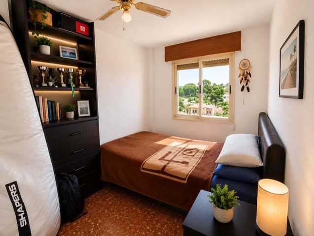 Apartamento de 4 habitaciones en Pedregalejo, Málaga ciudad en venta con garaje - 594.000 € (Ref: 10122465)