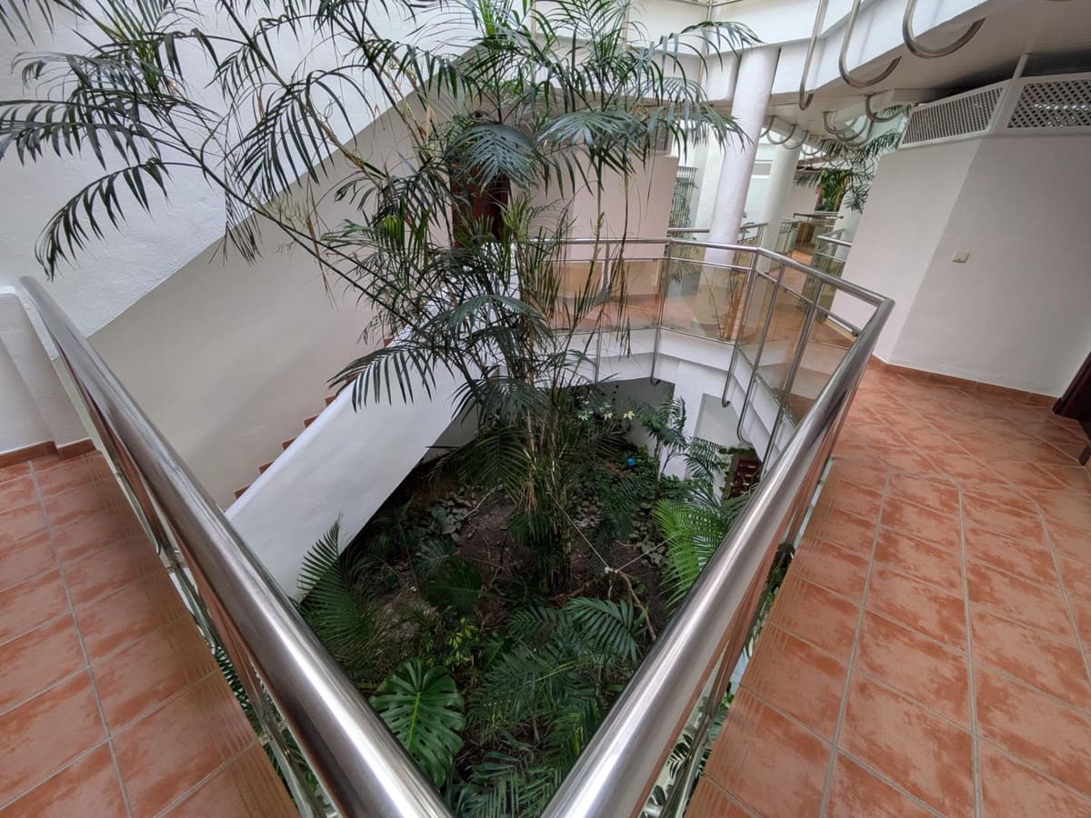 3 sypialnia Apartament na sprzedaż w Benalmadena z basenem - 1 030 000 € (Ref: 10122476)