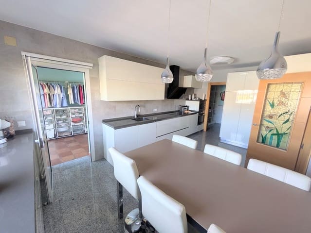 5 soverom Villa til salgs i La Malagueta, Málaga by med svømmebasseng garasje - € 1 340 000 (Ref: 10122486)