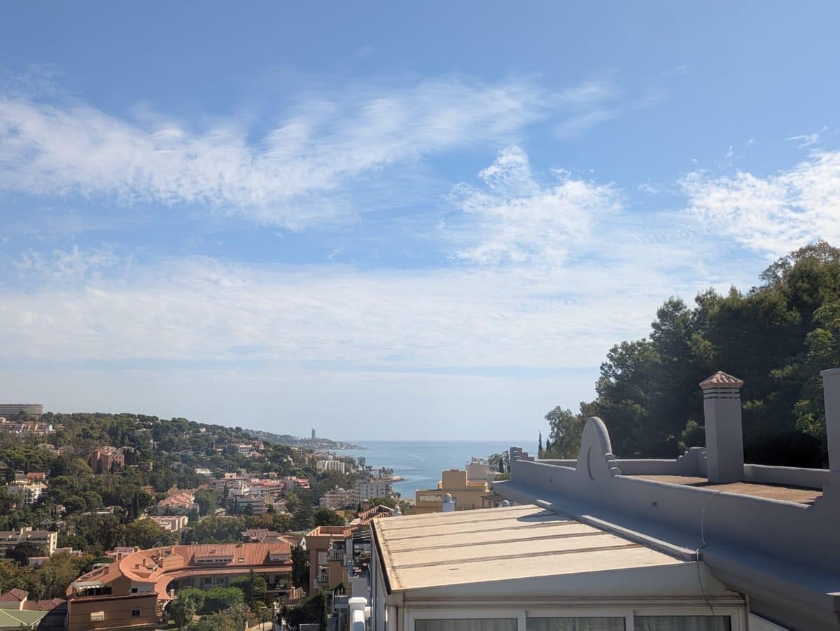 5 soverom Villa til salgs i Malaga by med svømmebasseng garasje - € 1 340 000 (Ref: 10122486)
