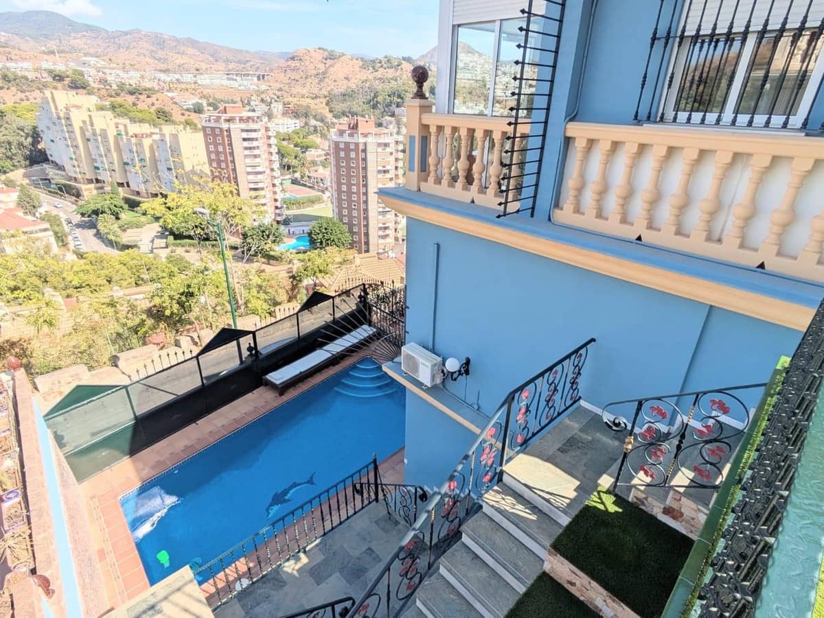 5 soverom Villa til salgs i Malaga by med svømmebasseng garasje - € 1 340 000 (Ref: 10122486)
