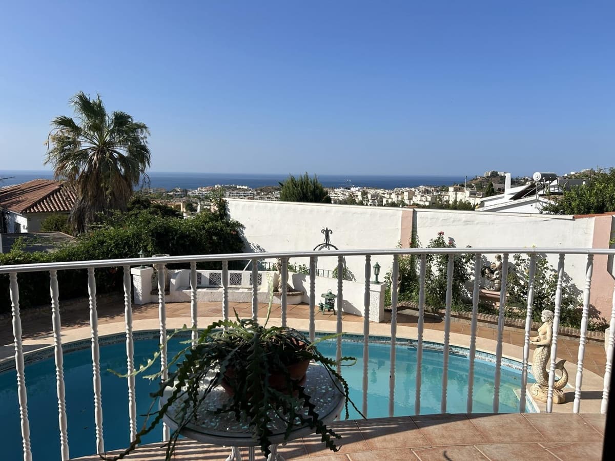 4 soveværelse Villa til salg i Benalmadena med swimmingpool garage - € 1.159.000 (Ref: 10122498)