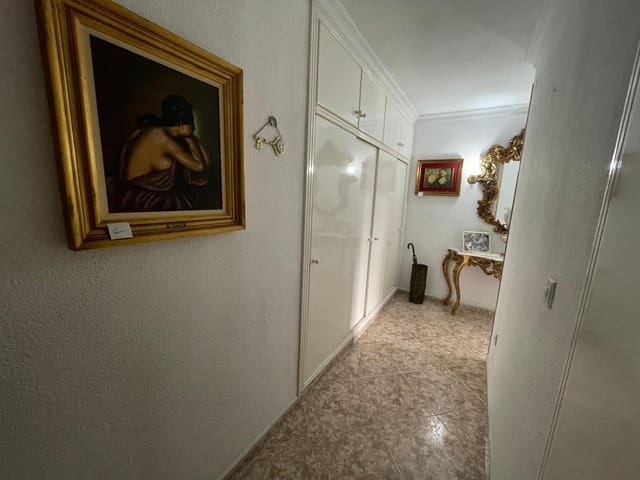 4 soveværelse Lejlighed til salg i R.e.n.f.e., Málaga by med garage - € 799.000 (Ref: 10122508)