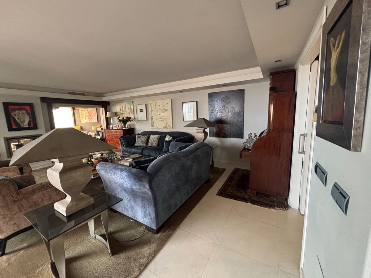4 bedroom Villa for sale in Malaga city with garage - € 2,740,000 (Ref: 10122522)