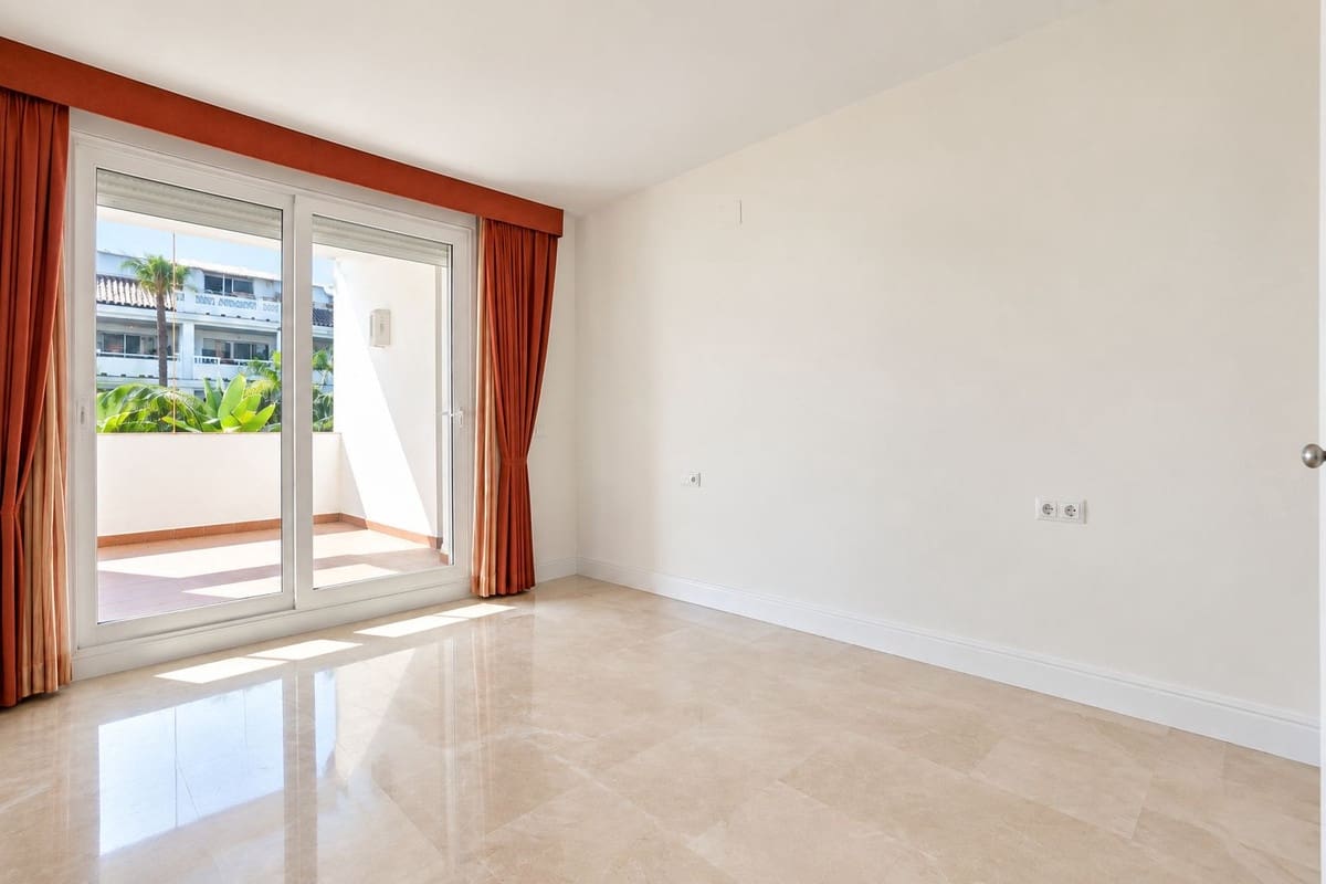 2 sovrum Lägenhet till salu i Marbella med pool garage - 1 290 000 € (Ref: 10122532)