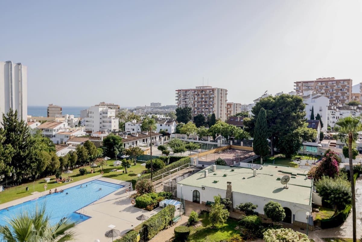 2 soveværelse Lejlighed til salg i Benalmadena med swimmingpool garage - € 337.000 (Ref: 10122540)