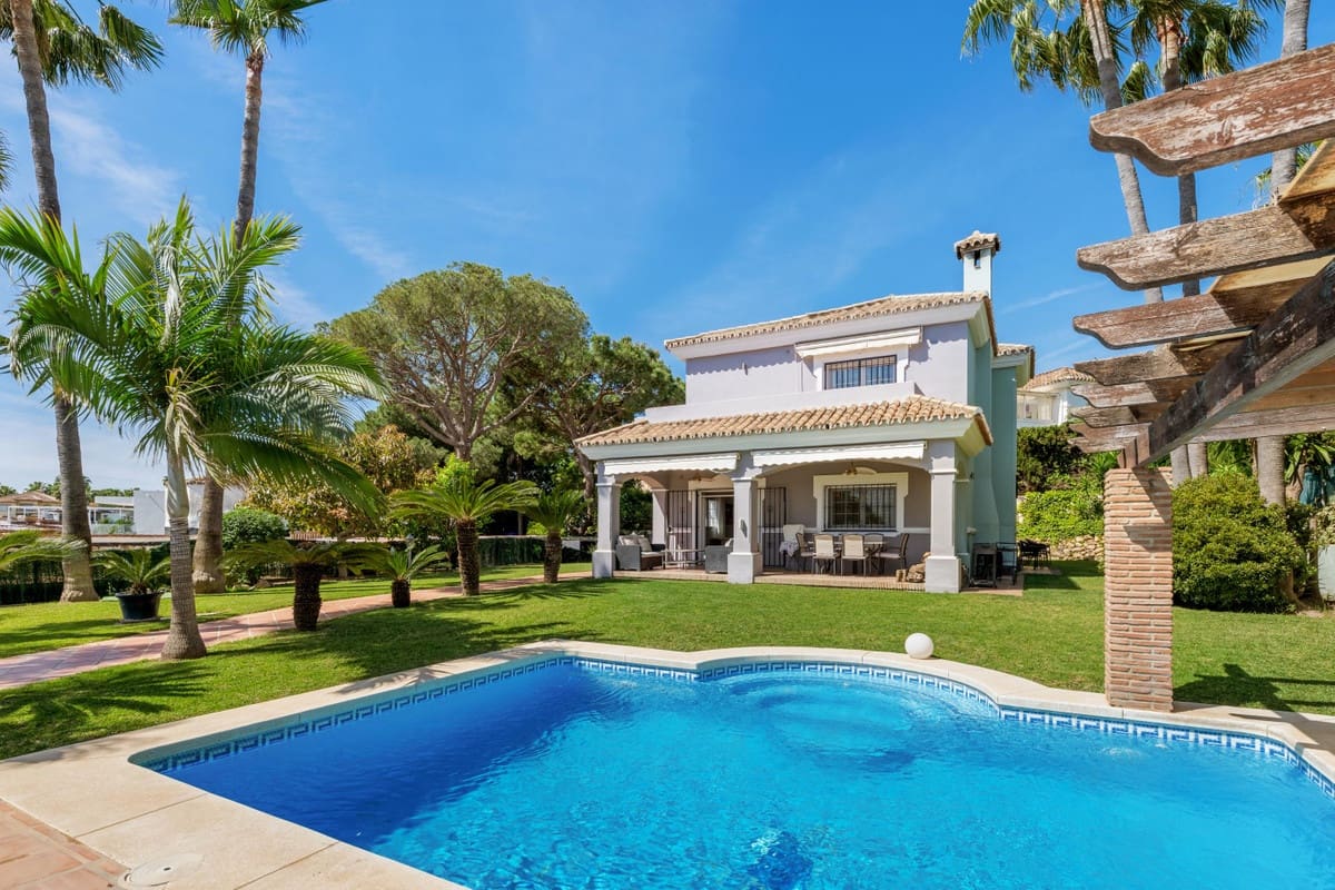 3 soverom Villa til salgs i Atalaya-Isdabe med svømmebasseng garasje - € 1 200 000 (Ref: 10122560)