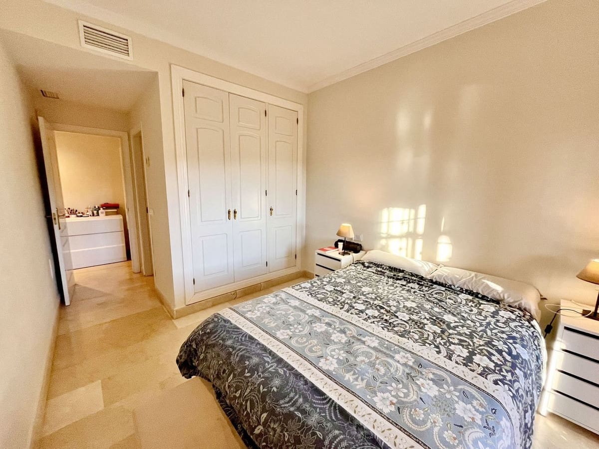 2 soverom Leilighet til salgs i Marbella med svømmebasseng garasje - € 385 000 (Ref: 10122571)