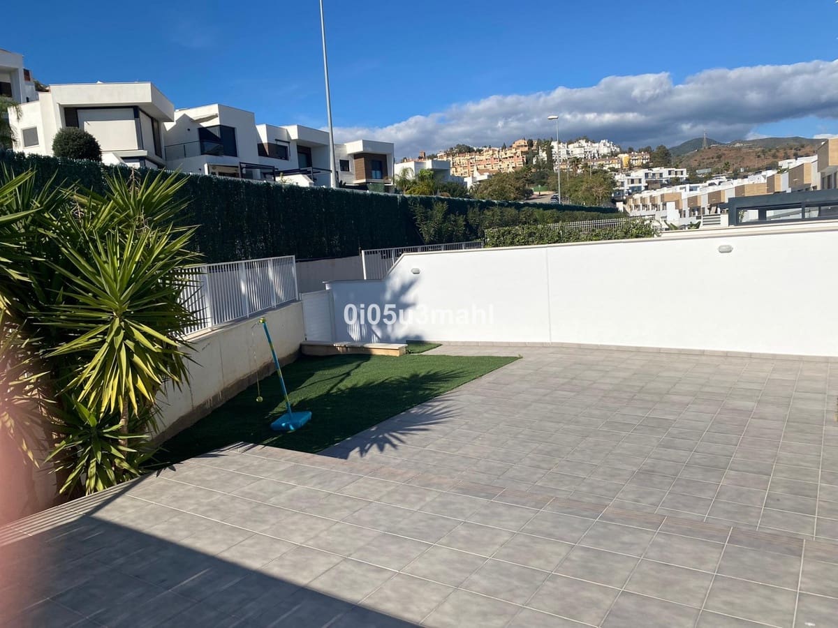 4 soverom Villa til salgs i Malaga by med svømmebasseng garasje - € 1 650 000 (Ref: 10122584)