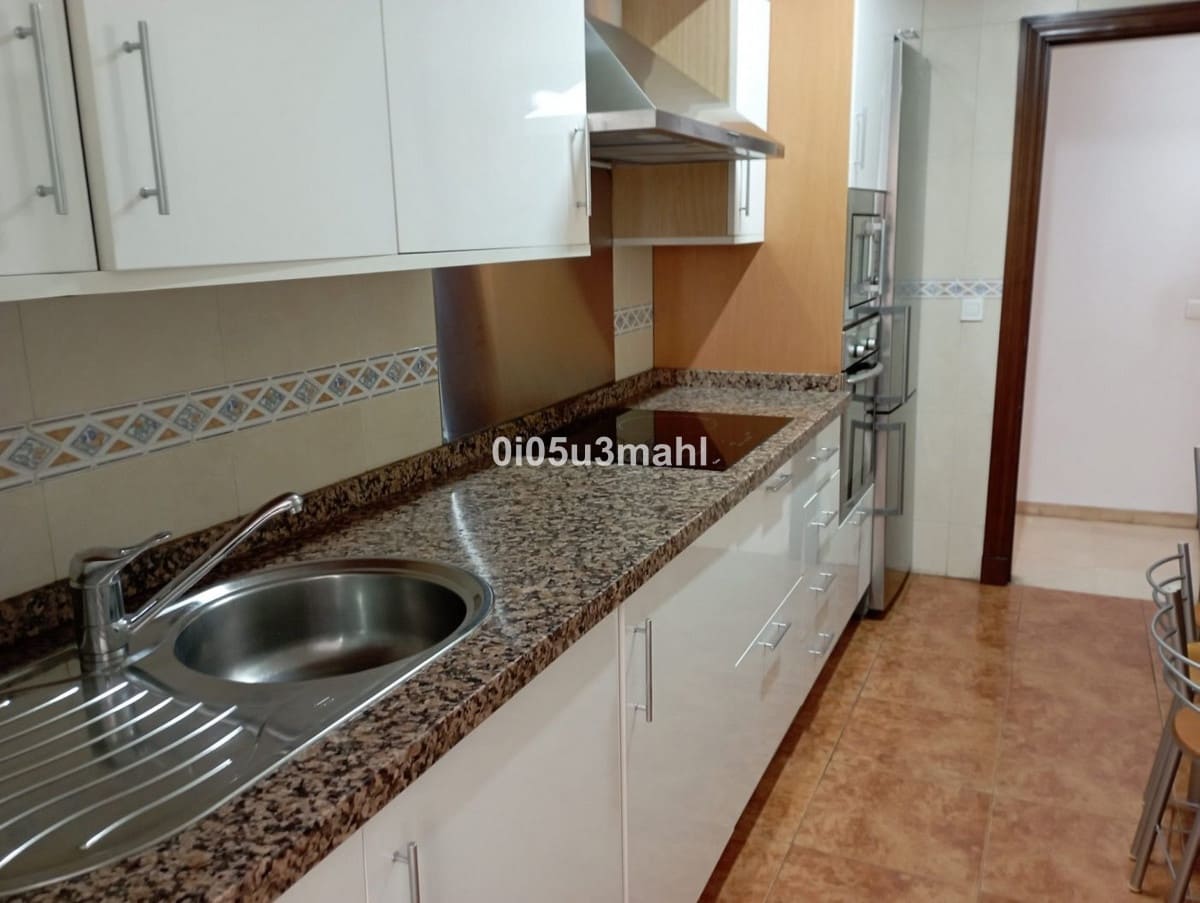 2 soverom Leilighet til salgs i Malaga by med garasje - € 309 900 (Ref: 10122585)