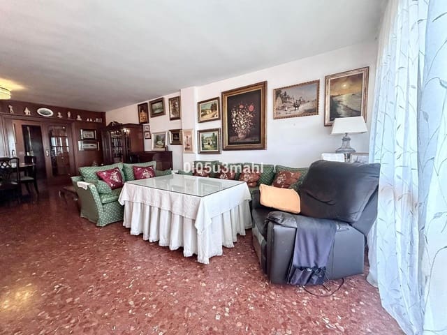 4 bedroom Apartment for sale in Pedregalejo, Málaga city with pool garage - € 1,050,000 (Ref: 10122588)