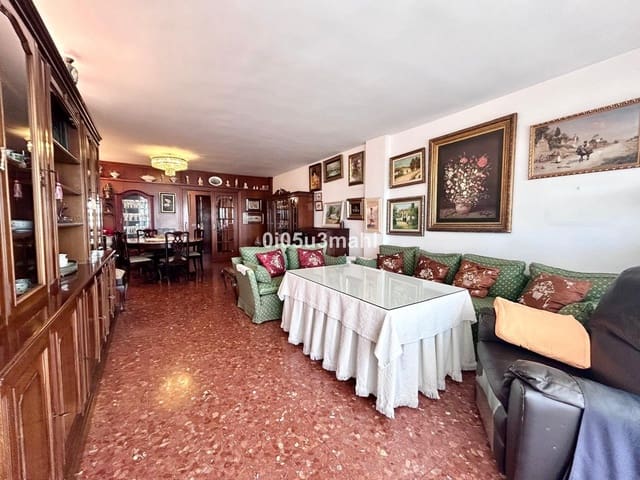 4 bedroom Apartment for sale in Pedregalejo, Málaga city with pool garage - € 1,050,000 (Ref: 10122588)