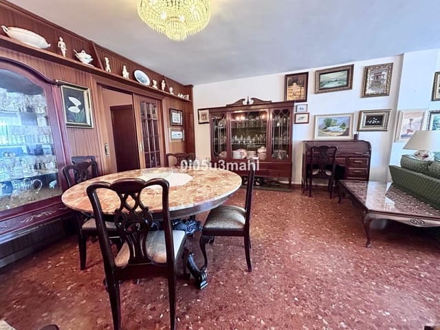 4 bedroom Apartment for sale in Pedregalejo, Málaga city with pool garage - € 1,050,000 (Ref: 10122588)