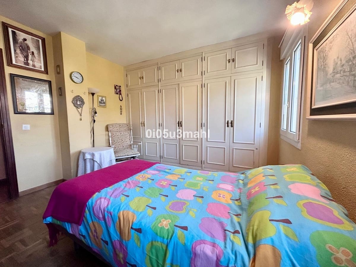 4 bedroom Apartment for sale in Malaga city with pool garage - € 1,050,000 (Ref: 10122588)