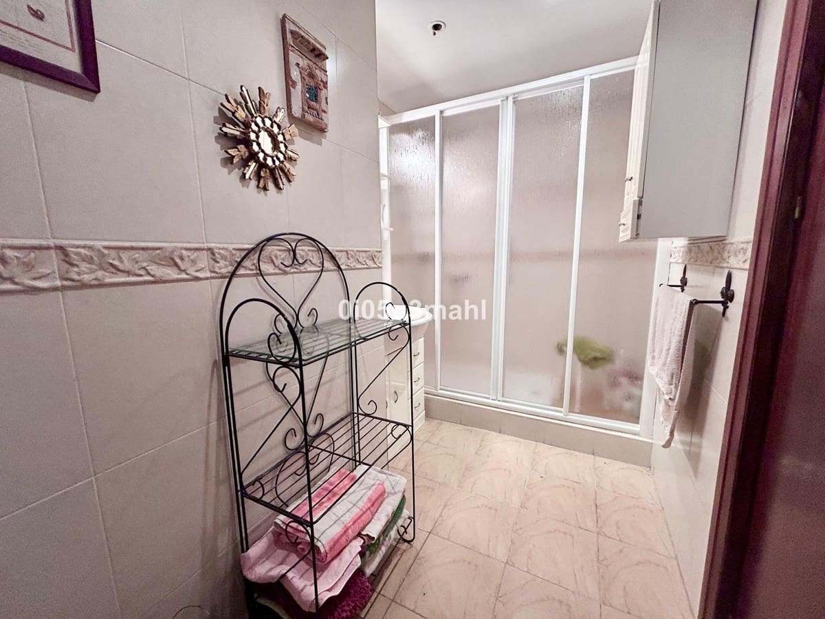 4 bedroom Apartment for sale in Malaga city with pool garage - € 1,050,000 (Ref: 10122588)