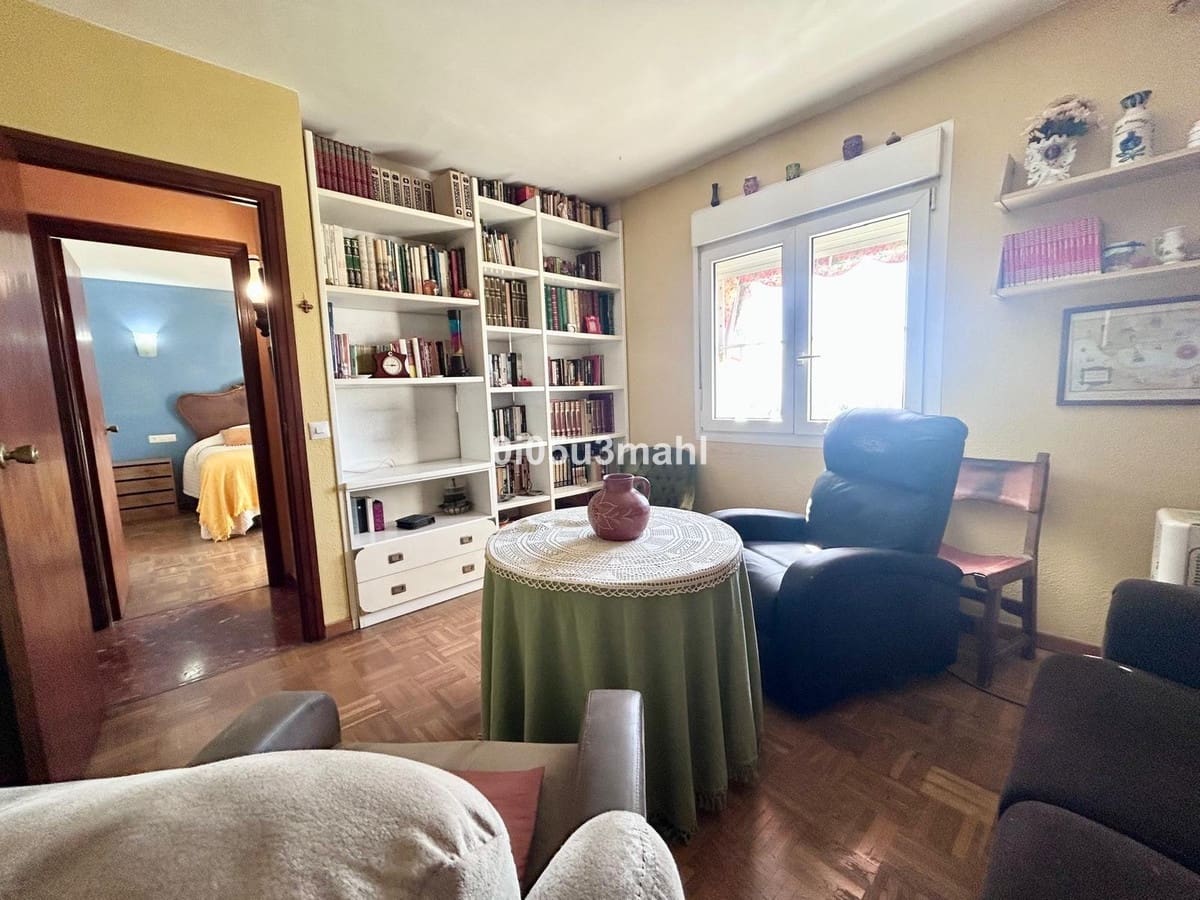 4 bedroom Apartment for sale in Malaga city with pool garage - € 1,050,000 (Ref: 10122588)