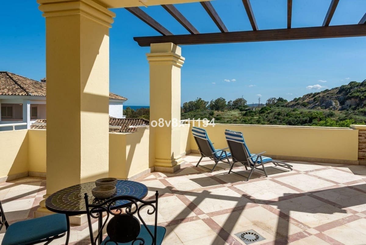 2 bedroom Apartment for sale in Casares with pool garage - € 530,000 (Ref: 10122608)