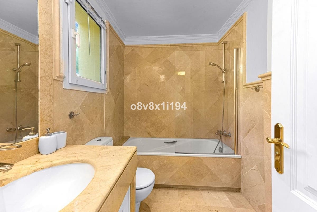 2 bedroom Apartment for sale in Casares with pool garage - € 530,000 (Ref: 10122608)