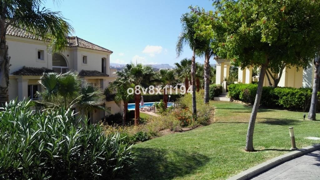 2 bedroom Apartment for sale in Casares with pool garage - € 530,000 (Ref: 10122608)