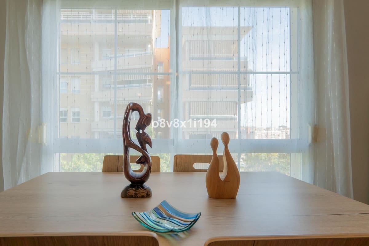 4 bedroom Apartment for sale in Malaga city with garage - € 549,900 (Ref: 10122612)