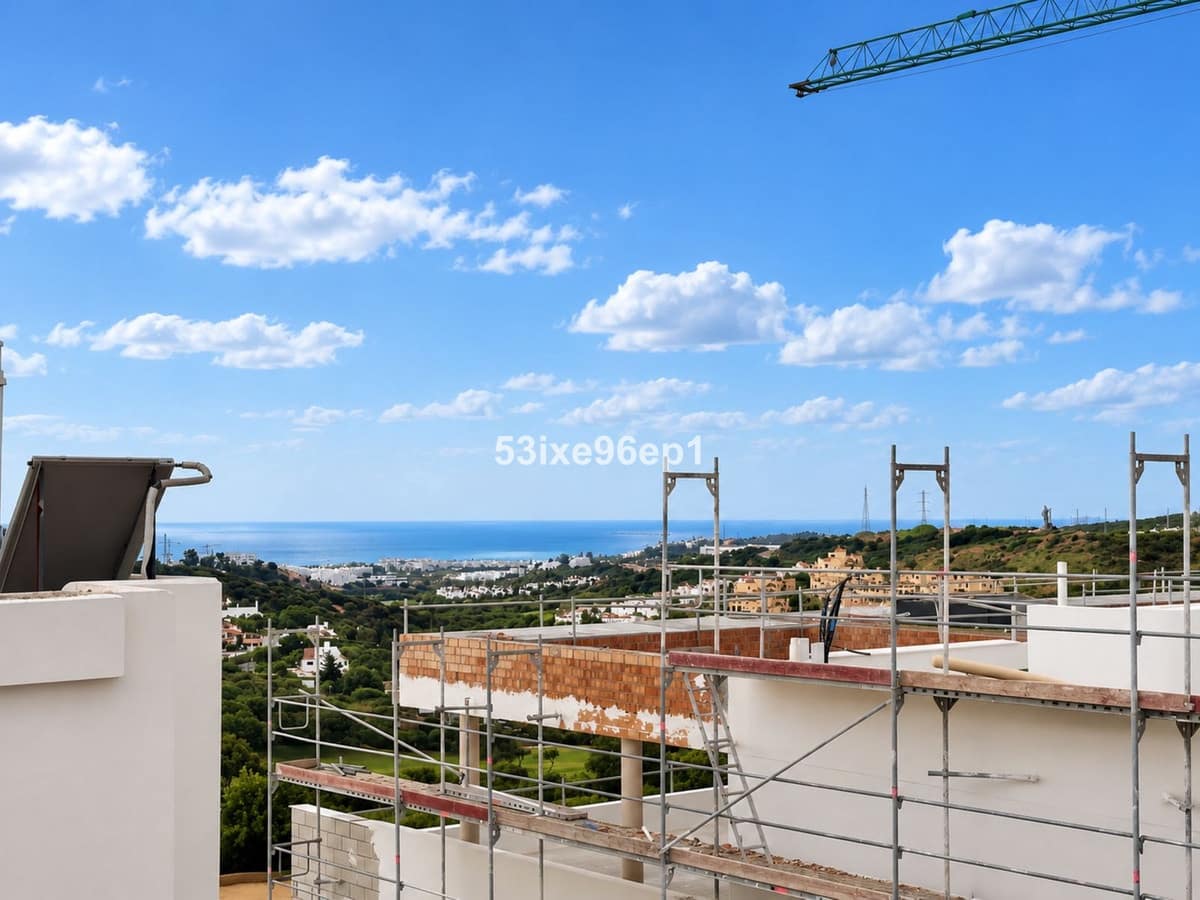 2 soverom Leilighet til salgs i Estepona med svømmebasseng garasje - € 274 000 (Ref: 10122615)