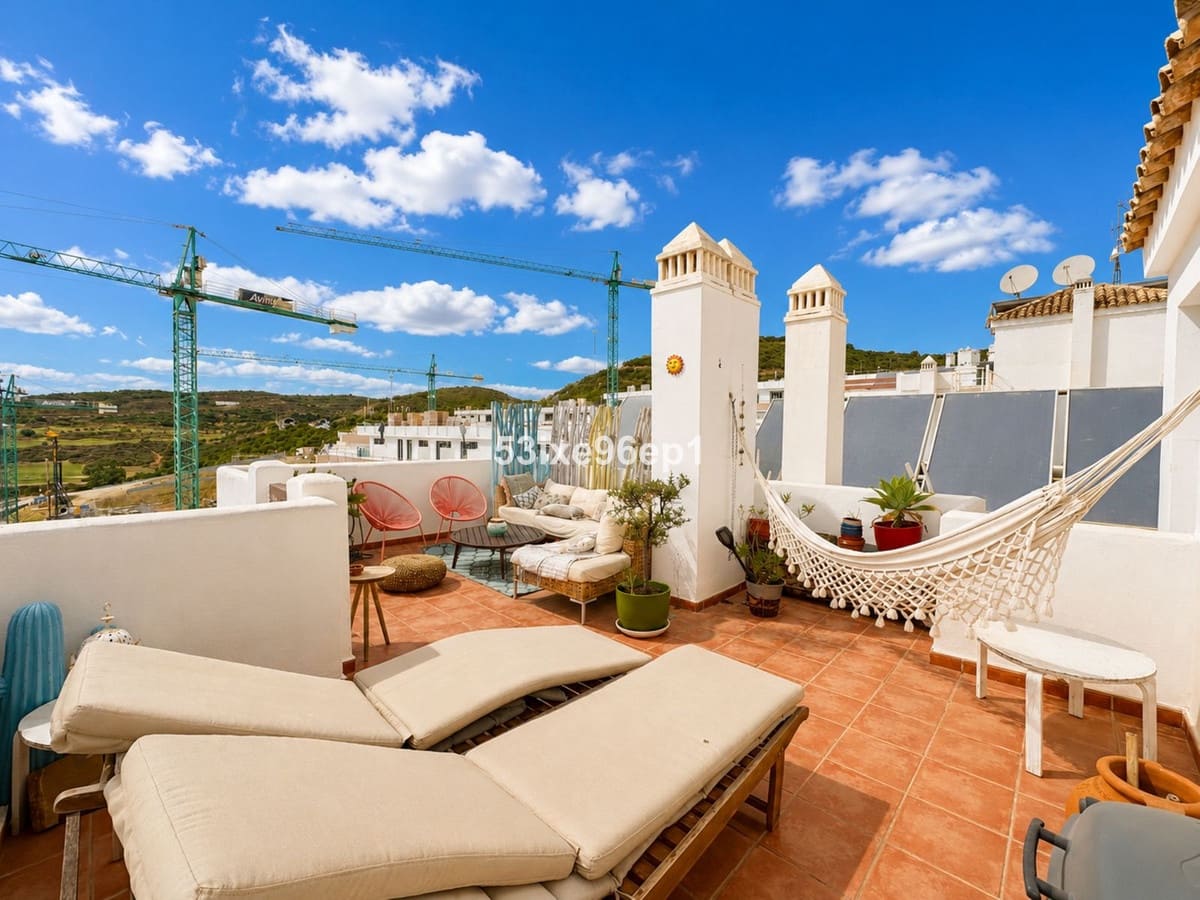2 soverom Leilighet til salgs i Estepona med svømmebasseng garasje - € 274 000 (Ref: 10122615)