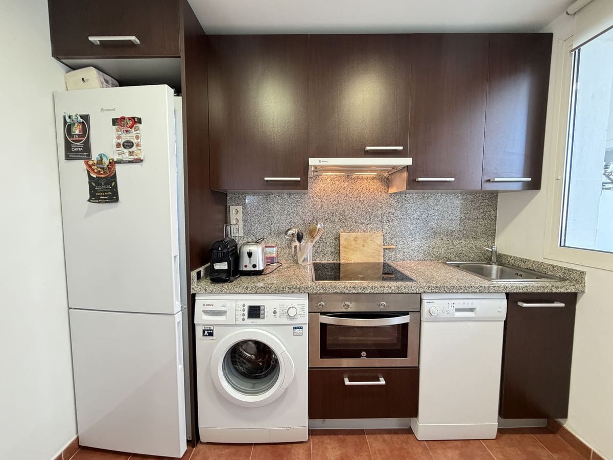 3 soverom Leilighet til salgs i Estepona med svømmebasseng garasje - € 300 000 (Ref: 10122616)