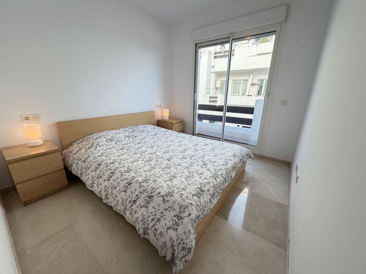 3 soverom Leilighet til salgs i Estepona med svømmebasseng garasje - € 300 000 (Ref: 10122616)