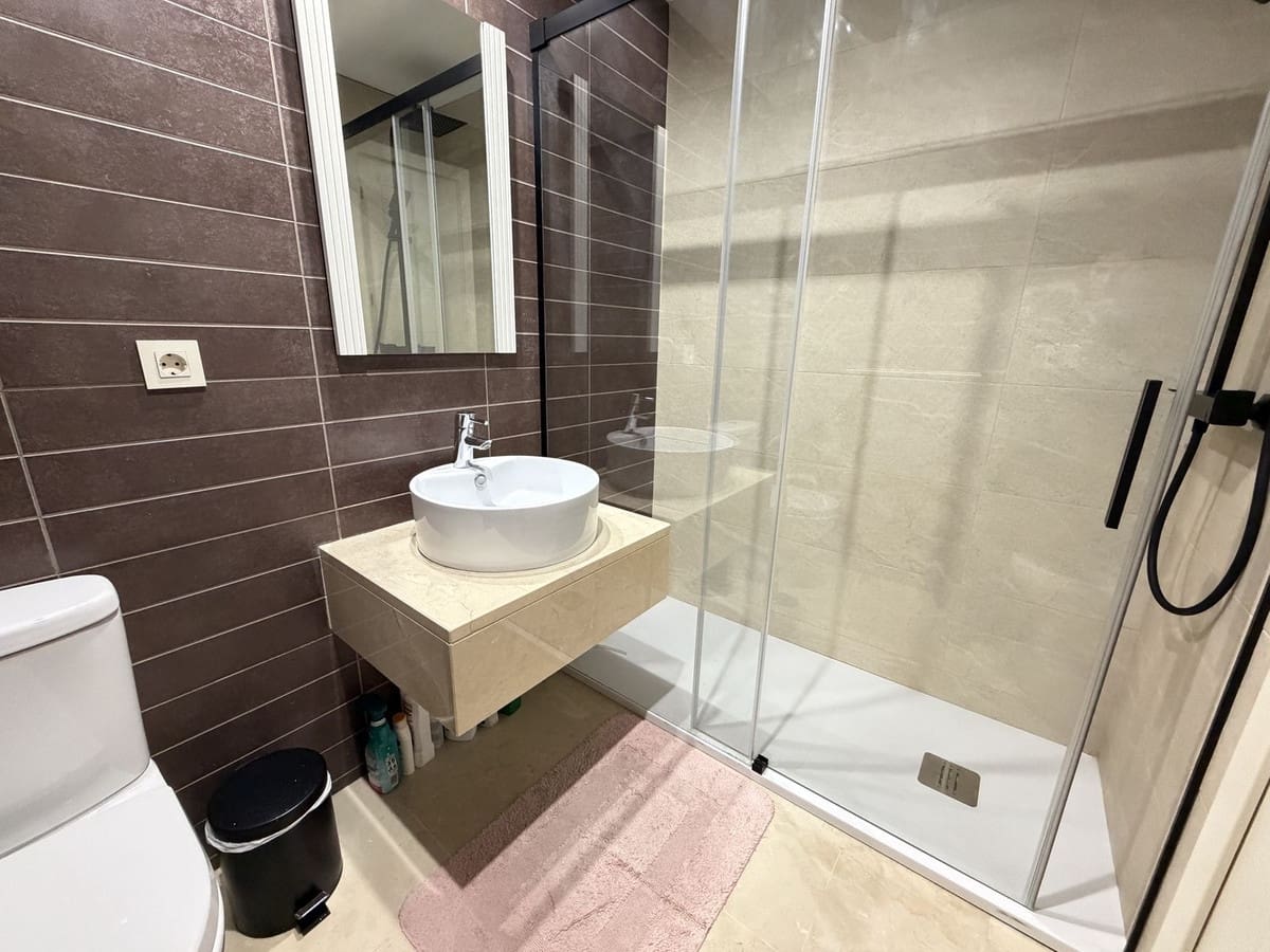 3 soverom Leilighet til salgs i Estepona med svømmebasseng garasje - € 300 000 (Ref: 10122616)