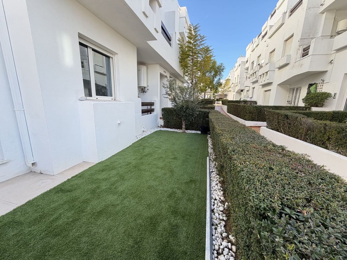 3 soverom Leilighet til salgs i Estepona med svømmebasseng garasje - € 300 000 (Ref: 10122616)