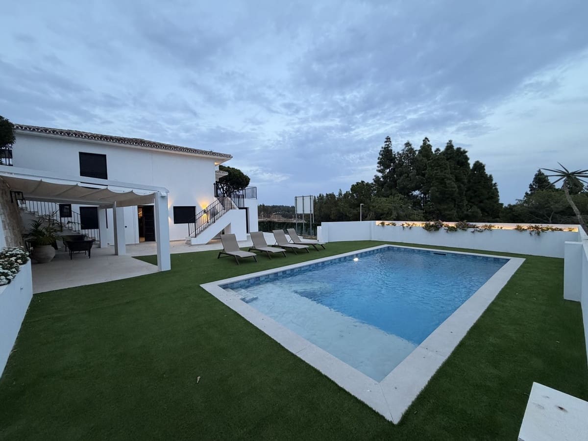 5 Zimmer Villa zu verkaufen in La Cala de Mijas mit Pool Garage - 2.195.000 € (Ref: 10122621)