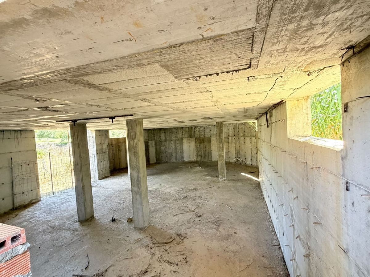 5 quarto Moradia para venda em Estepona com piscina garagem - 670 000 € (Ref: 10122622)