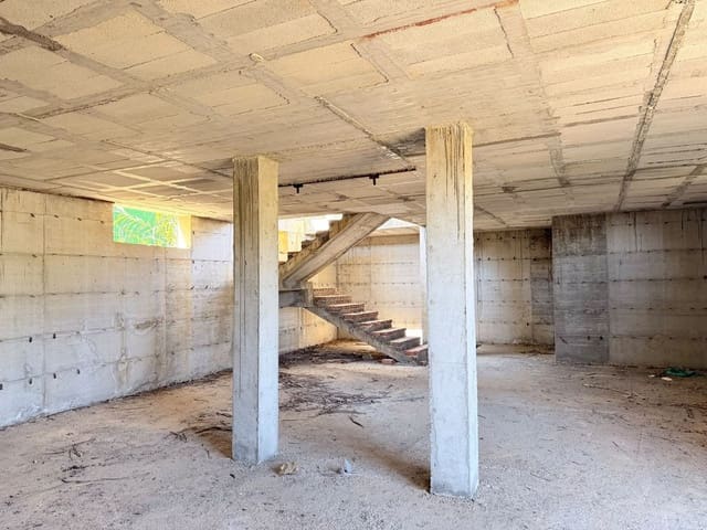5 quarto Moradia para venda em Estepona com piscina garagem - 670 000 € (Ref: 10122622)