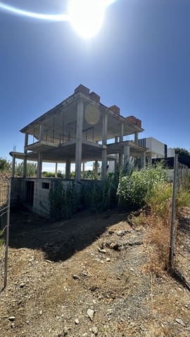 5 quarto Moradia para venda em Estepona com piscina garagem - 670 000 € (Ref: 10122622)