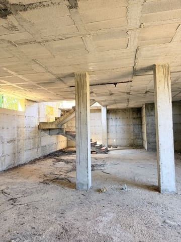 5 quarto Moradia para venda em Estepona com piscina garagem - 670 000 € (Ref: 10122622)