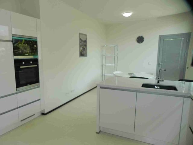 4 bedroom Villa for sale in Río Real, Marbella with pool garage - € 3,000,000 (Ref: 10122630)