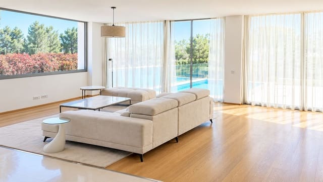 4 bedroom Villa for sale in Río Real, Marbella with pool garage - € 3,000,000 (Ref: 10122630)