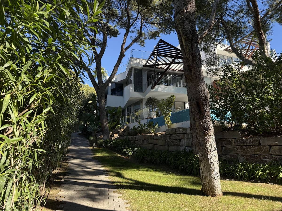 4 bedroom Villa for sale in Marbella with pool garage - € 3,000,000 (Ref: 10122630)