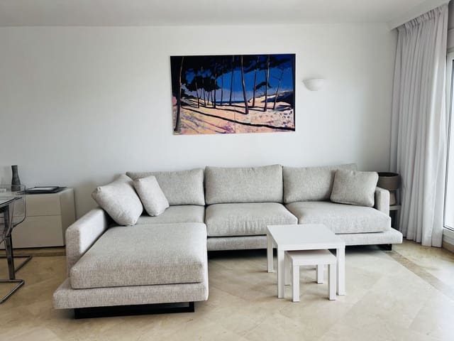 3 sypialnia Apartament na sprzedaż w Marbella z basenem garażem - 1 890 000 € (Ref: 10122640)