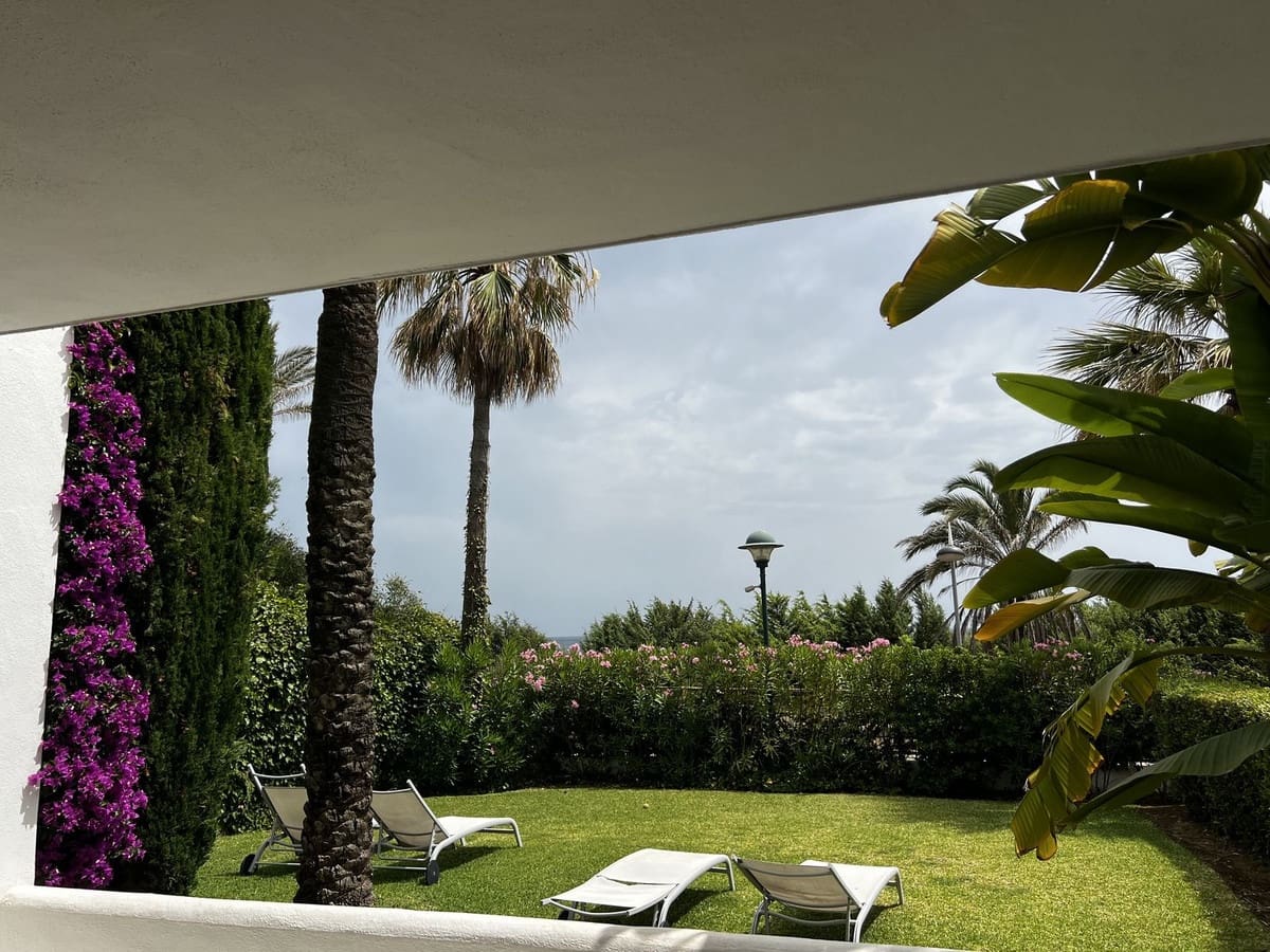3 sypialnia Apartament na sprzedaż w Marbella z basenem garażem - 1 890 000 € (Ref: 10122640)