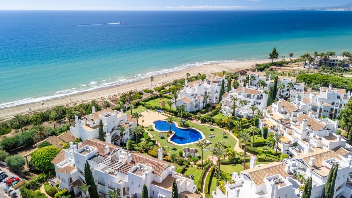 3 sypialnia Apartament na sprzedaż w Marbella z basenem garażem - 1 890 000 € (Ref: 10122640)